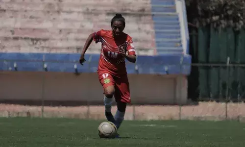IWL KWL Womens Football Kickstart FC midfielder