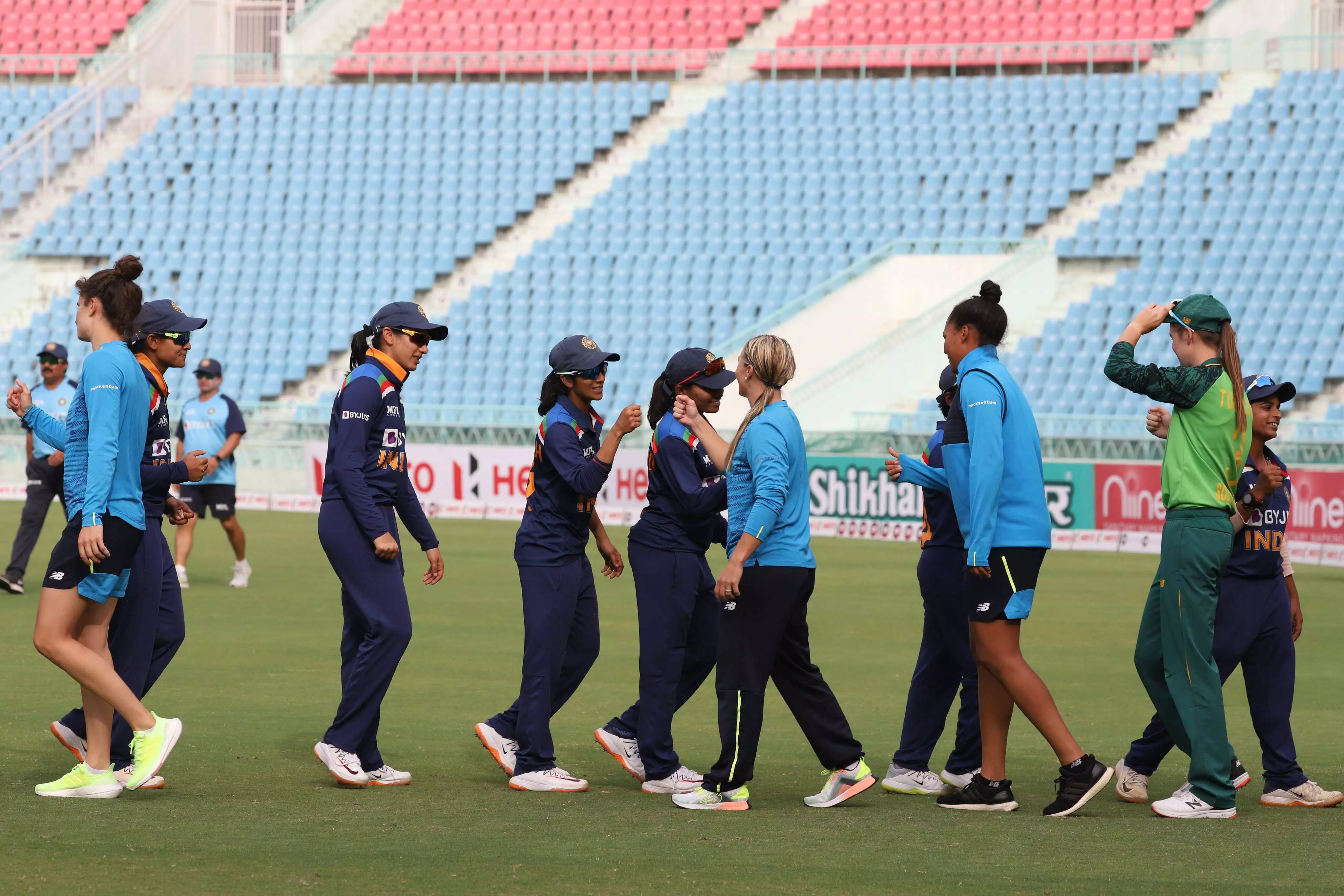 Indian and  South African women teams  