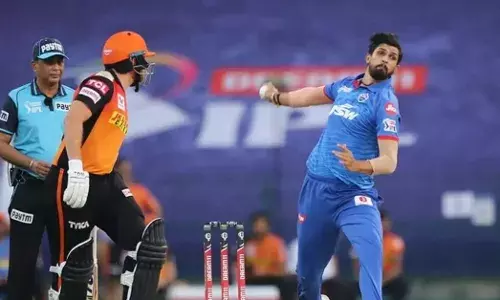 Several Indian members of the Delhi Capitals side including Ishant Sharma and Umesh Yadav have arrived in Mumbai. [Source: News18]