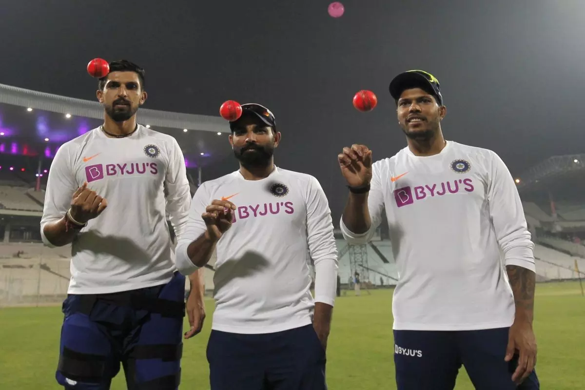 Mohammad Sham has a brilliant understanding with his red-ball teammates Ishant Sharma [L] and Umesh Yadav [R]. [Source: The Statesman]