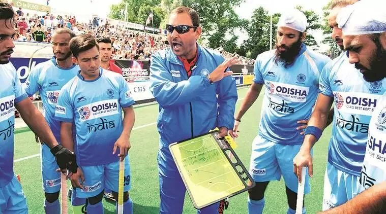 Harendra Singh with Indian men's hockey team