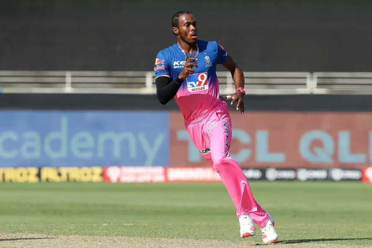 Jofra Archer was adjudged as the Most Valuable Player of IPL 2020. [Credits: News18]