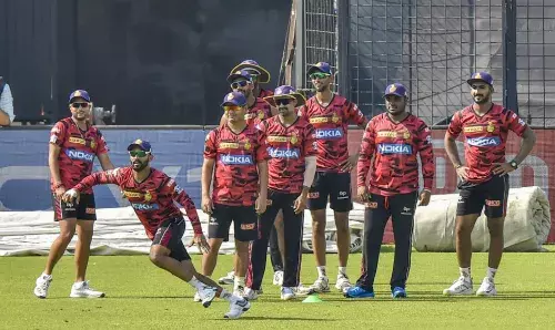 IPL in crisis mode: Varun and Warrier test positive for COVID