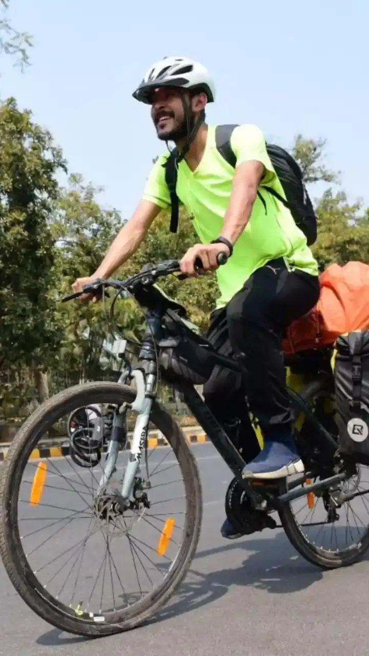 Philem Rohan Singh - Cyclist who travel around India to feed the poor amid pandemic