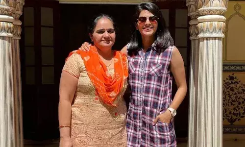 Priya Punia with mother Priya Punia with mother