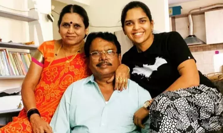 Veda Krishnamurthy with Father and Mother