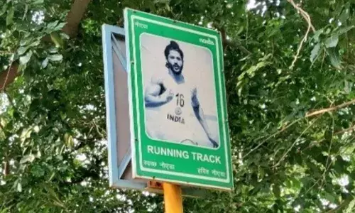 Noida stadium puts up a picture of Farhan Akhtar instead of Milkha Singh
