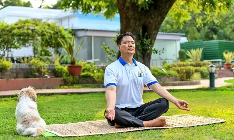 Sports Minister Kiren Rijiju celebrates International Yoga Day; uploads photos