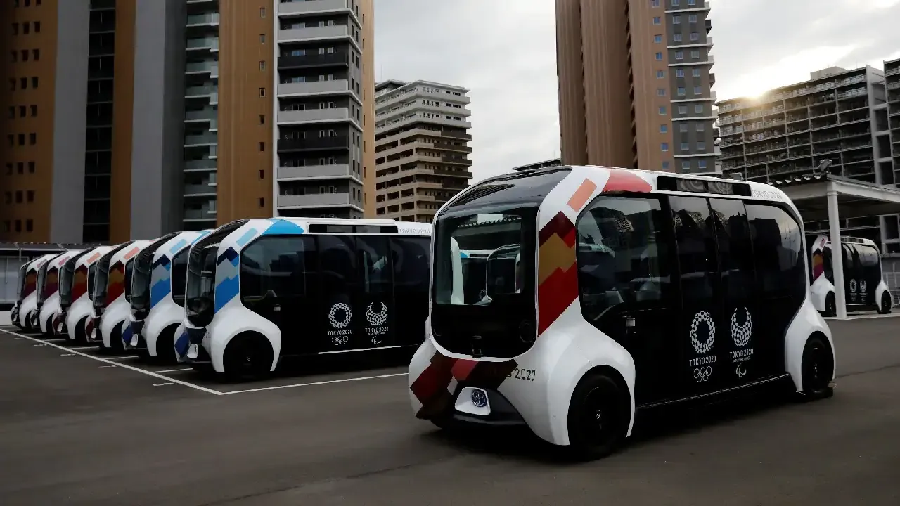 A few of the electric vehicles on display(source-money control) A few of the electric vehicles on display(source-money control)