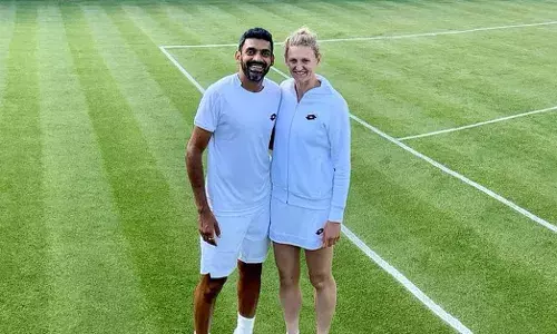 Divij Sharan & Samantha Murray Sharan (Source- Instagram)