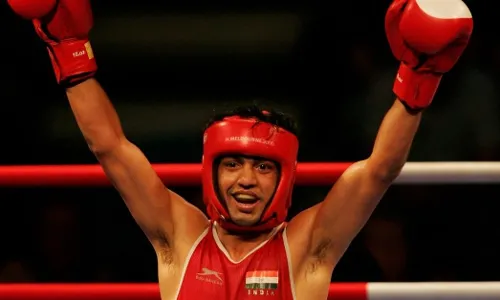 Indian Boxer Akhil Kumar winning the gold medal in Commonwealth