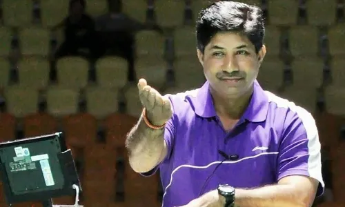 Fine Dathan badminton umpire tokyo olympics