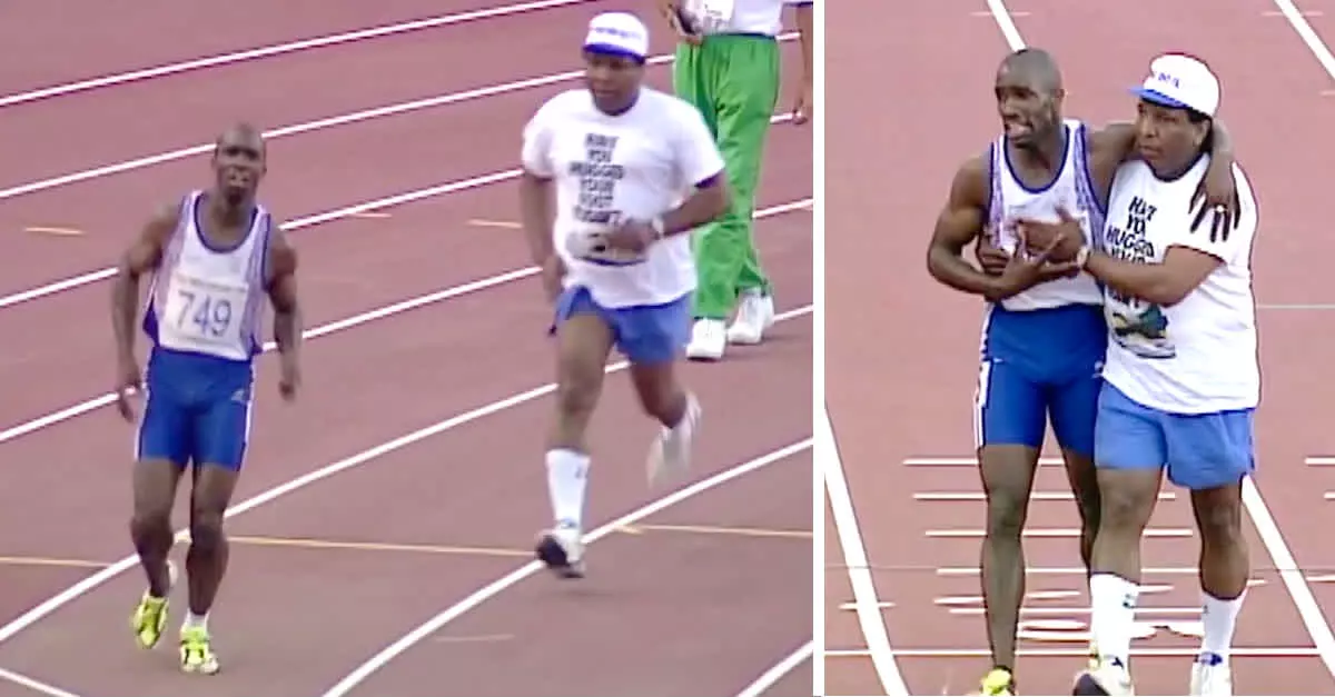 An iconic father and son moment(source-littlethings)