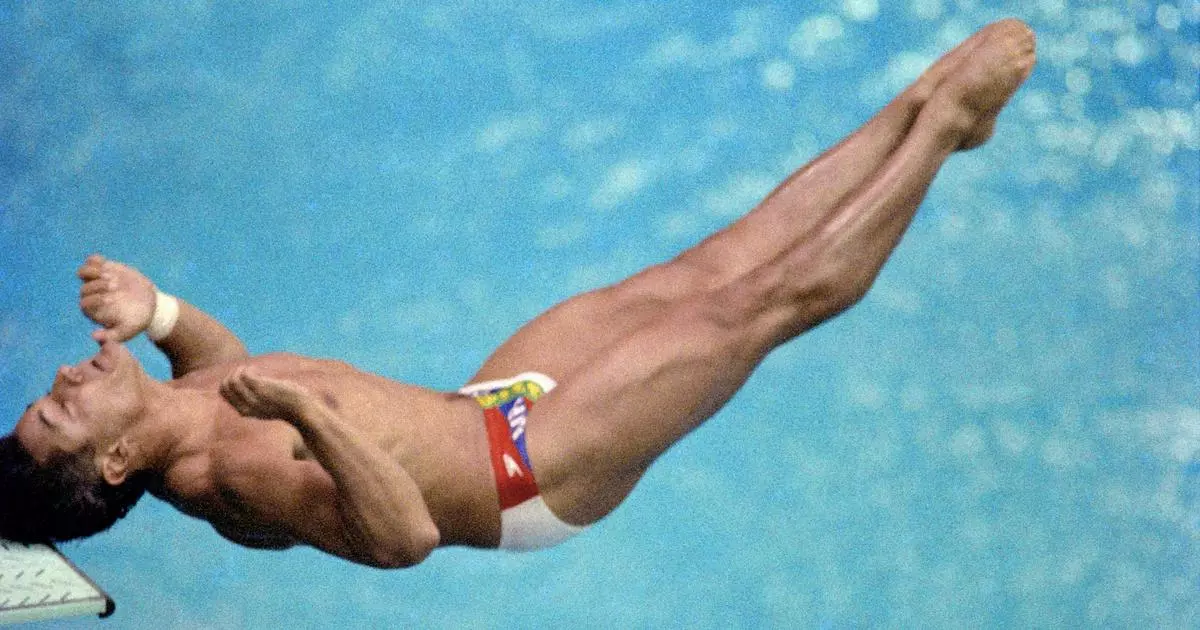 Greg Louganis(source-scroll)