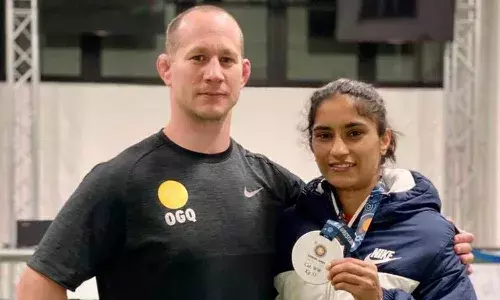 Coach Wooler Akos wants Vinesh Phogat to fight for gold at Tokyo Olympics  (Source: NDTV Sports)