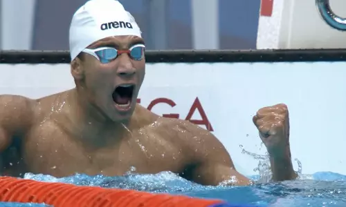 18-year-old Ahmed Hafnaoui wins gold medal in Mens 400m Freestyle event