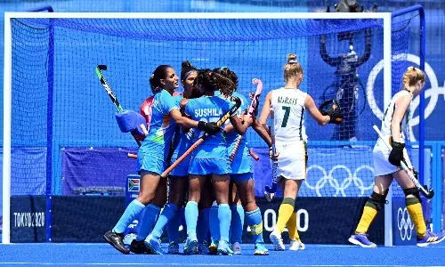 Indian womens hockey team beat South Africa 4-3 in their final Pool A game