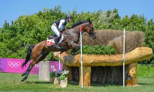 Robin Godel and his horse, Jet Set(source- horse and hound)