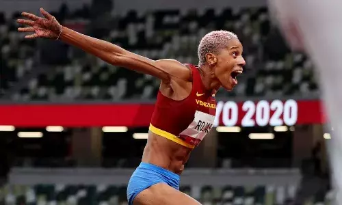 Yulimar  Rojas wins and sets record at Tokyo Olympics