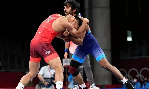 Bajrang Punia in action against Ernazar Akmataliev at Tokyo Olympics