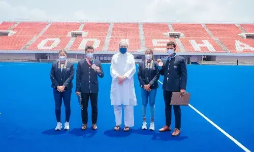 Odisha CM with Indian hockey players (Source: Odisha Sports/Twitter) Odisha CM with Indian hockey players (Source: Odisha Sports/Twitter)