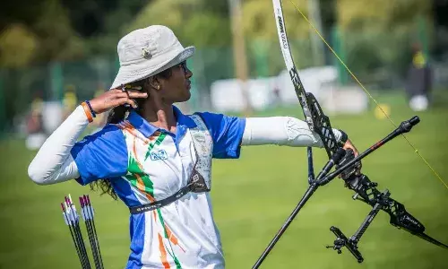 Komalika Bari archery