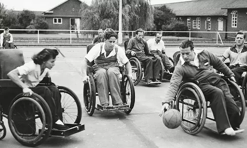 Para athletes at a game of netball