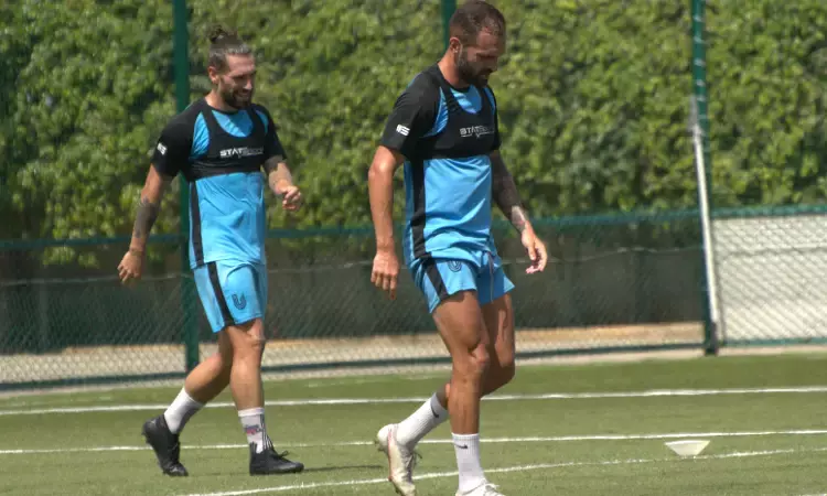 FC Bengaluru United players Luka Majcen and Pedro Manzi