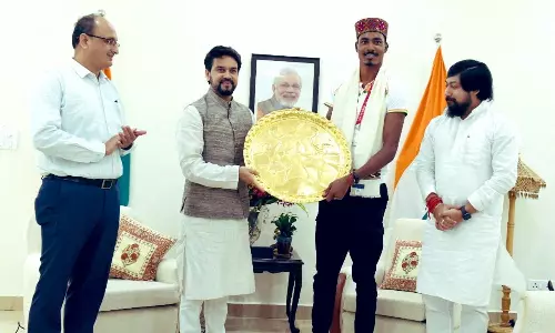 Nishad Kumar with Anurag Thakur