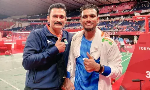 Coach Gaurav Khanna with Tokyo Paralympics bronze medalist Manoj Sarkar