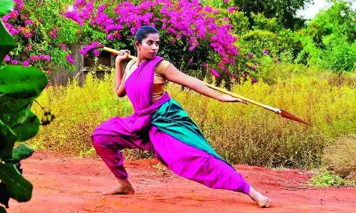 Aishwarya Manivannan - a Silambam practitioner