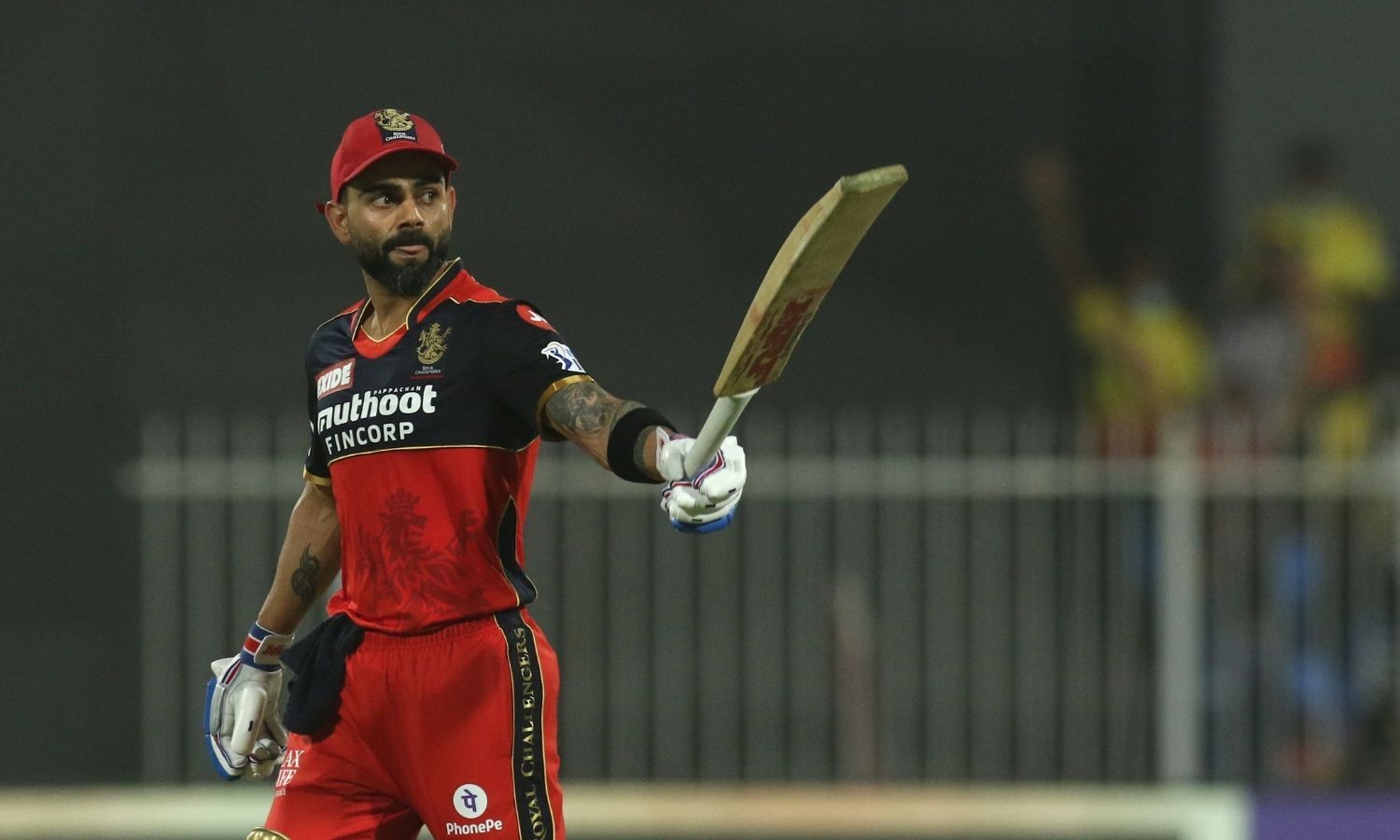 CricketMAN2 on X: Virat Kohli gave the RCB's jersey to Sunil