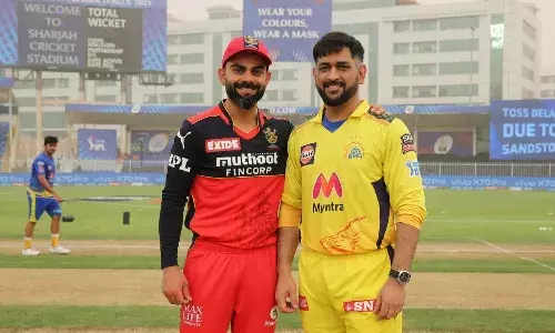 MS Dhoni and Virat Kohli were seen talking for a long while before the toss today [Source: IPL]