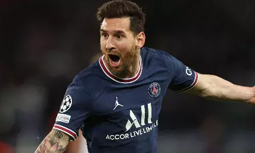 Lionel Messi celebrates his first goal for PSG (Source: SkySports)