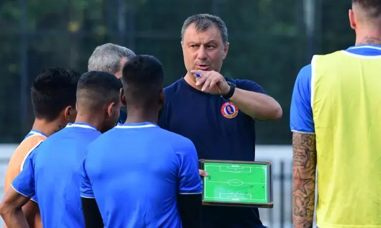 SC East Bengal Coach Manuel Diaz during the training session. (Image Courtesy: SC East Bengal Media Team)