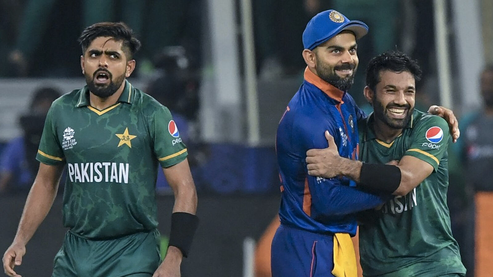Hatred 0-10 Sports Virat Kohli hugs Mohammad Rizwan — What India vs Pakistan is all about