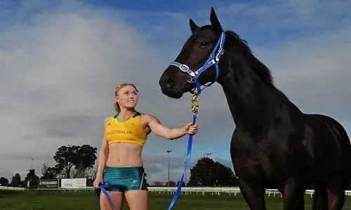 The day when a horse beat Olympic champion Sally Pearson to win an award