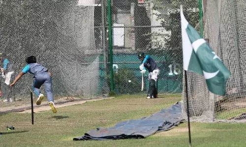 Political message? Bangladesh fans see red as Pakistan hoists its flag at training session