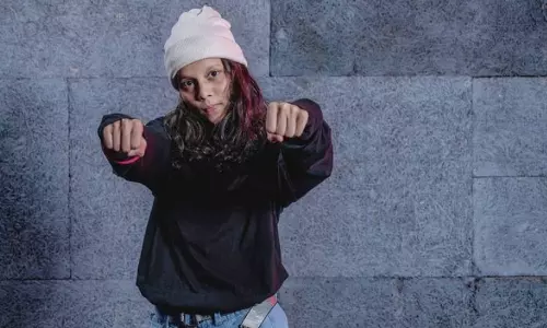 Breakdancing B-Girl BarB