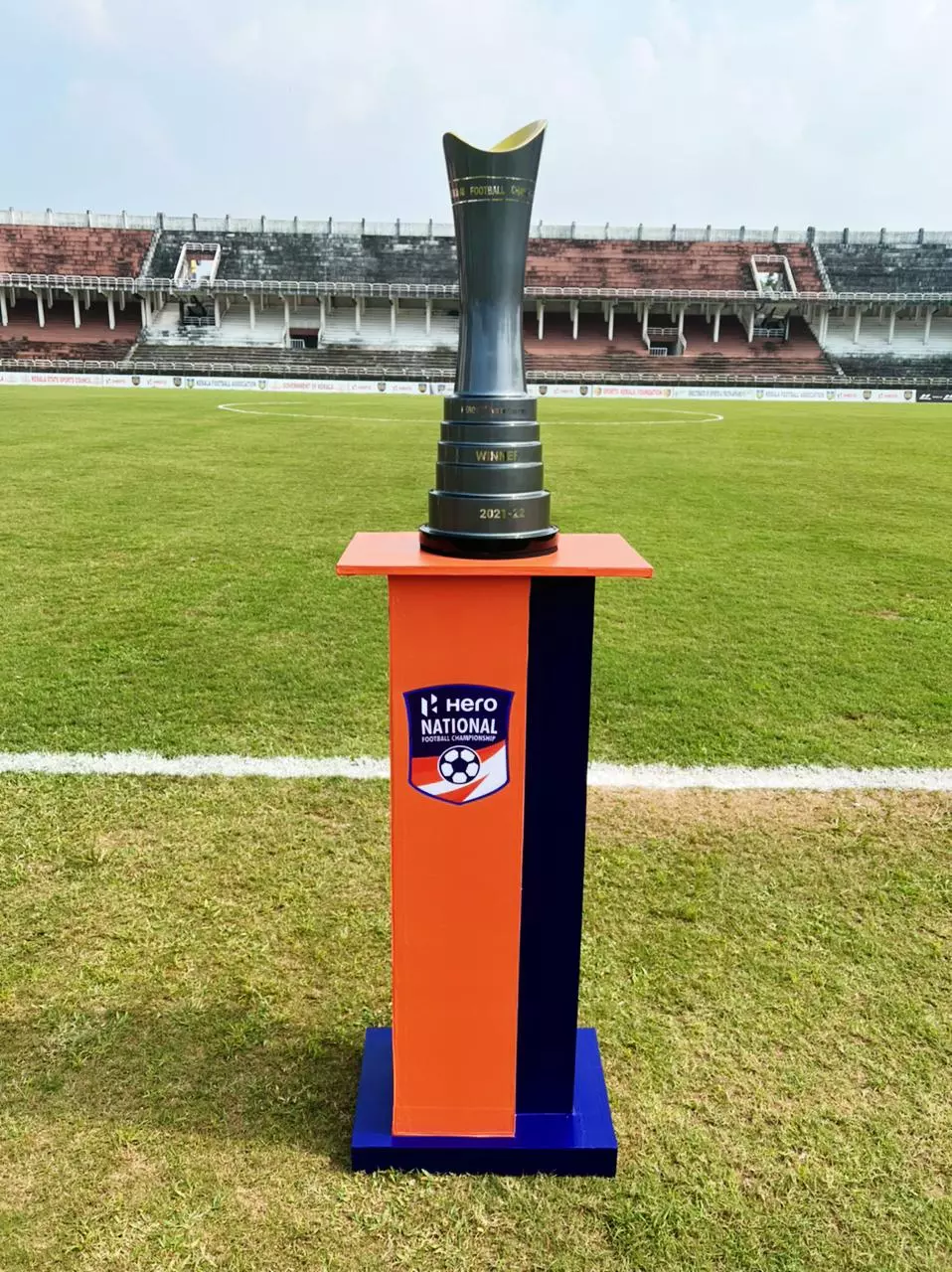 All eyes on the trophy; (Image via AIFF)