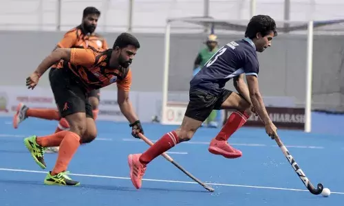 One-sided contests on opening day of Hockey National Championships