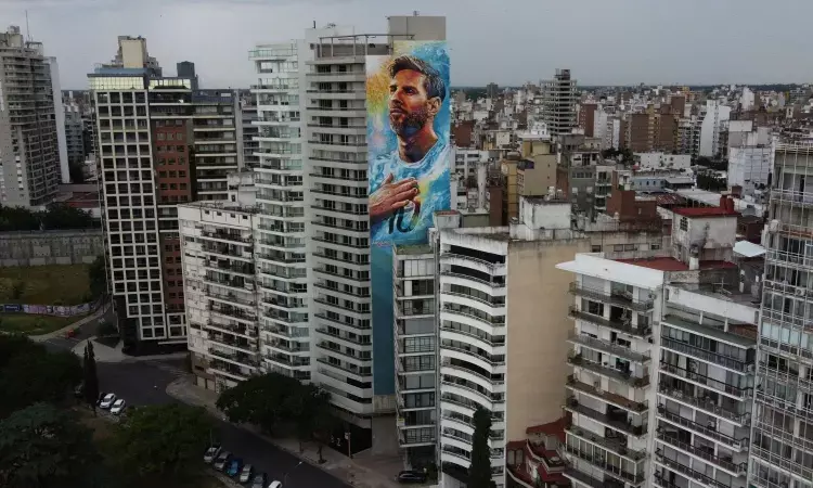 Lionel Messi mural in his hometown Rosario, Argentina (Source: MessiTeam/Twitter)
