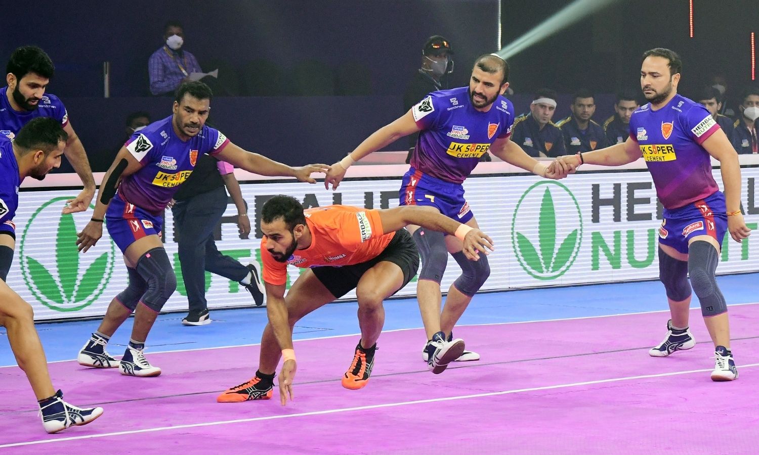 Pro Kabaddi: Naveen Kumar stars as Dabang Delhi beat U Mumba