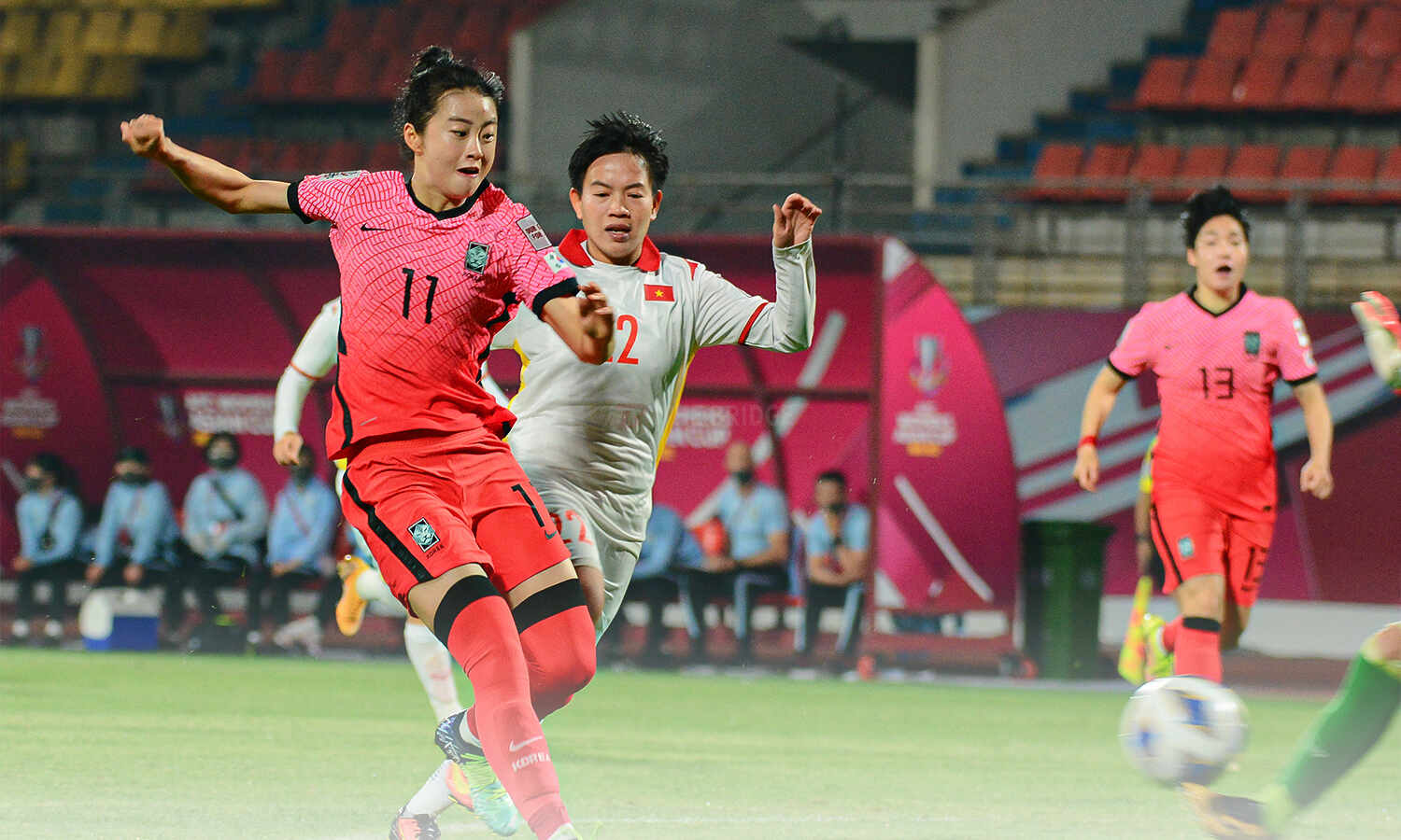 한국은 베트남에 3-0으로 승리하여 캠페인을 시작