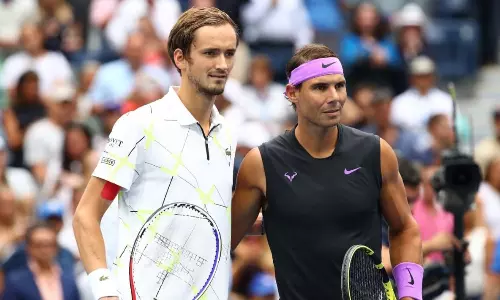 Daniil Medvedev and Rafael Nadal will be up against each other to win the 2022 Australian Open title (Source: TheWeek UK)