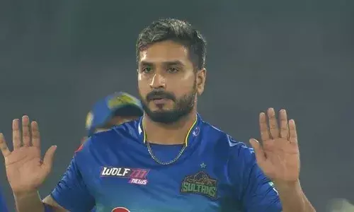 Rumman Raees refuses to celebrate after taking wicket of former captain