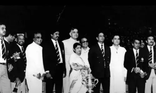 The 1983 World Cup winning team with Lata Mangeshkar