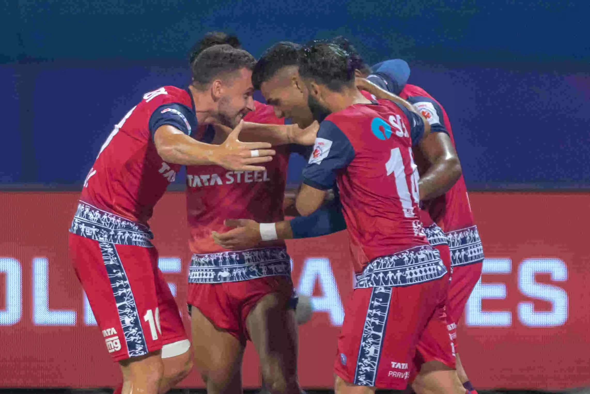 Jamshedpur players celebrate after scoring; Via ISL Media 