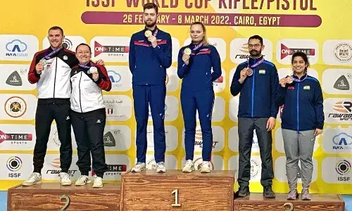 Shriyanka Sadangi and Akhil Sheoran shooting