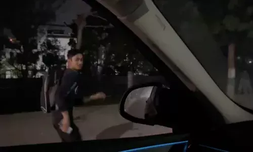 WATCH: 19-year-old Indian army aspirant refuses lift from director Vinod Kapri to continue his midnight run